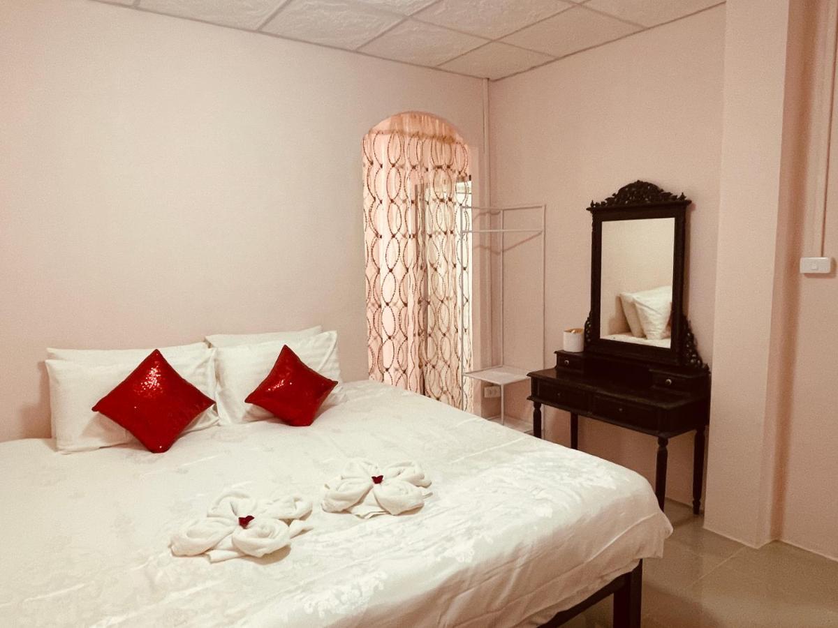 Mandala Beach Villa Jomtiean Pantai Jomtien Luaran gambar