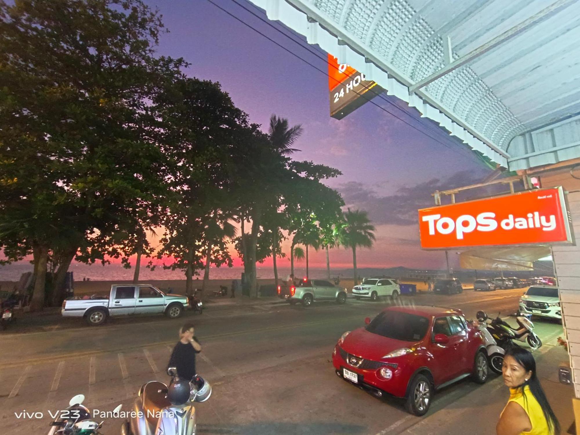 Mandala Beach Villa Jomtiean Pantai Jomtien Luaran gambar